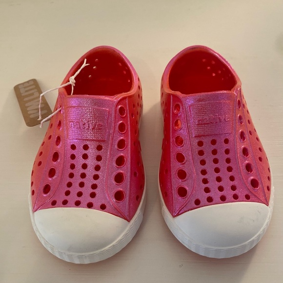 Kids NATIVE - Jefferson Iridescent NWT - Picture 2 of 3